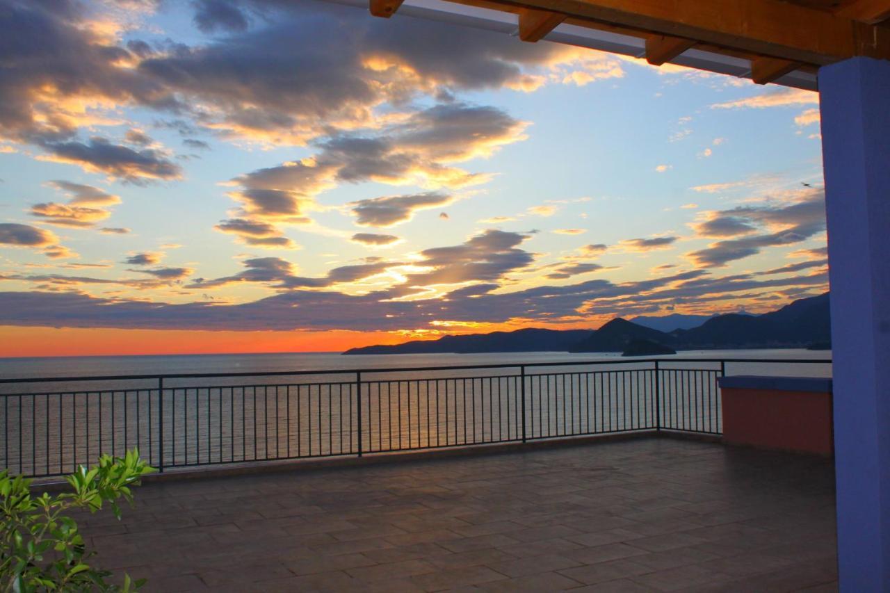 Blue Mediterranean Apartments Sveti Stefan Exterior foto