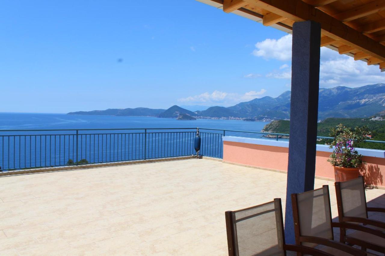 Blue Mediterranean Apartments Sveti Stefan Exterior foto