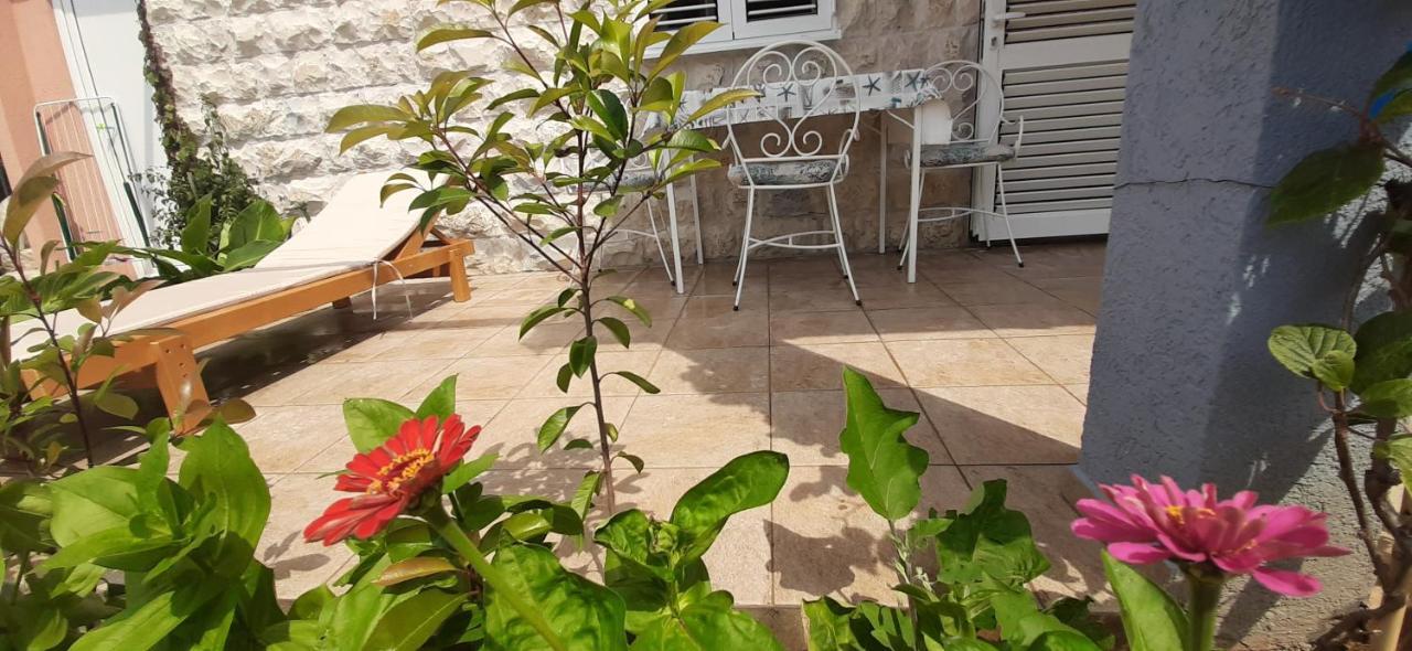 Blue Mediterranean Apartments Sveti Stefan Exterior foto