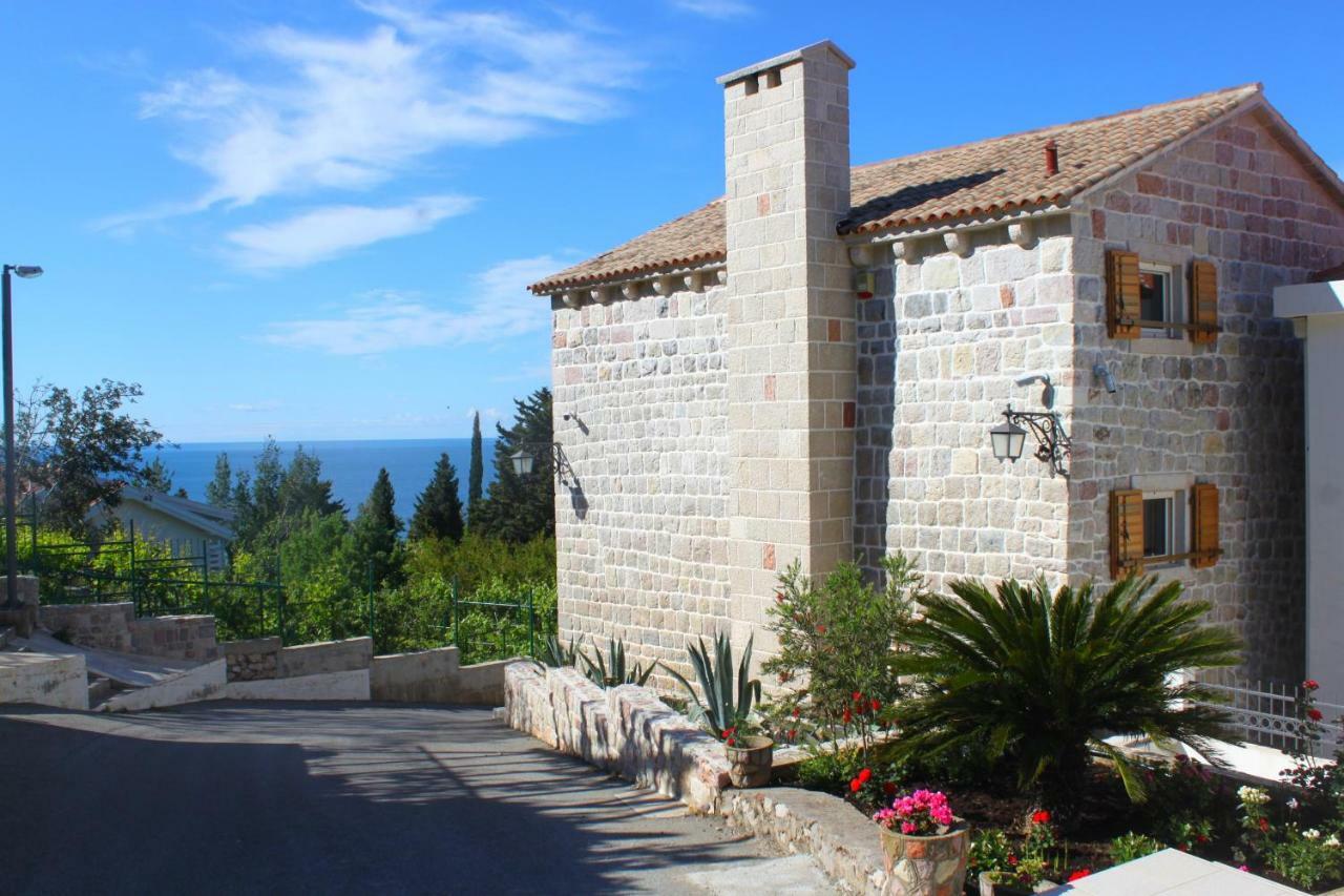 Blue Mediterranean Apartments Sveti Stefan Exterior foto